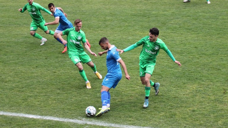 Хебър преговаря с деветима