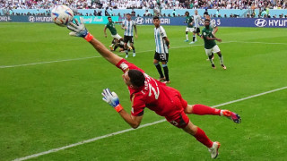 Вратарят Емилиано Мартинес може да премине в Тотнъм през лятото