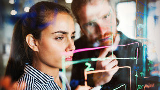 Конкуренцията в телекомуникационните индустрии често е белязана от динамика съревнование