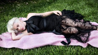 Лейди Гага на корицата на Vogue