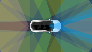 Автомобилите на Tesla са претрупани с невъобразимо количество сензори микрофони