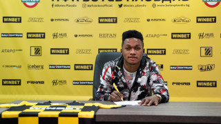 Ботев Пловдив най после се подсили с чакания халф Емануел Току