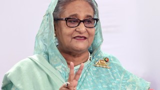 Премиерът на Бангладеш Шейх Хасина е спечелила пети мандат в