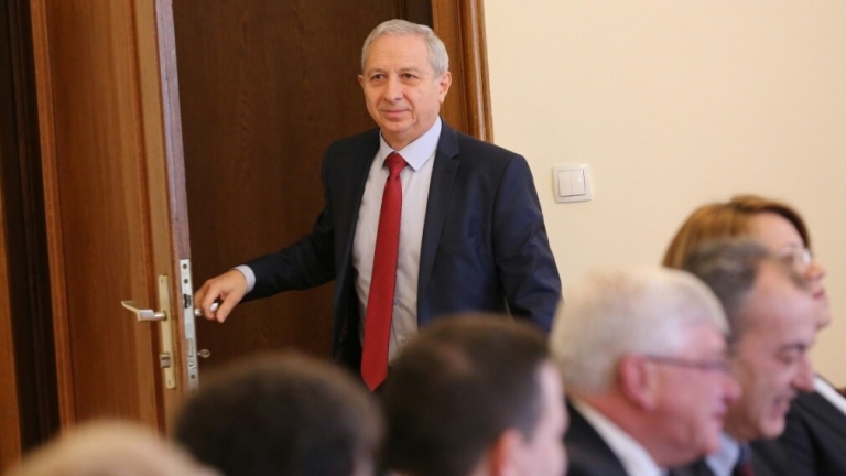 Герджиков уволни още 7 областни управители