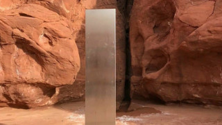 Мистериозен метален монолит се появи и в Нидерландия след откриването