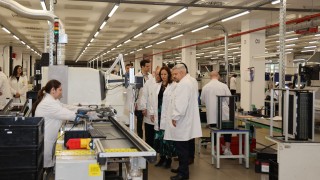 Производството на платки за автомобилната индустрия в Стара Загора се