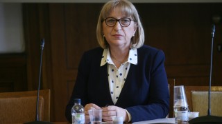 Министърът на правосъдието Цецка Цачева подписа заповед с която се