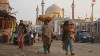 Пакистан е готов да изпрати до 500 000 работници в