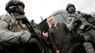 Германската полиция която разследва четирима души заподозрени в планирането на