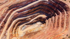 Тенденция: Липсват нови находища, минната индустрия разчита на разширения - основно за една суровина