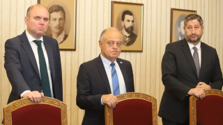 Освен успехите на правителството от ДБ отчетоха и негативи Това съобщиха