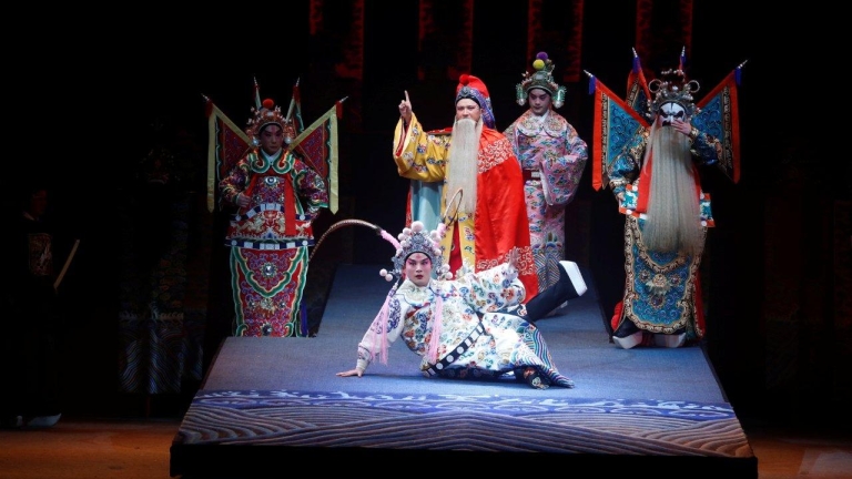 Гледаме кървавата „Макбет“ като „пекинска опера“
