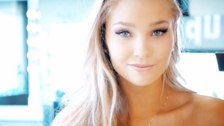 Исландската хубавица "Мис Евро 2016" била дебела (СНИМКИ)