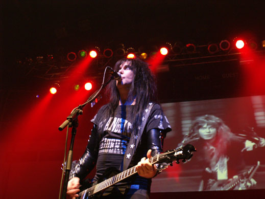 W.A.S.P избраха кой да ги подгрява 