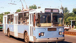28 стари тролейбуса конфискуваха в Бургас