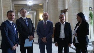 ДПС залага на младите за евроизборите Листата ни за евровота