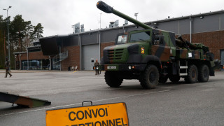 Франция през следващите седмици ще достави на Украйна шест самоходни