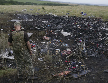 Киев обвини сепаратистите, че заличават доказателства около сваления самолет