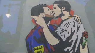 Скандален графит разбуни духовете в Барселона (ВИДЕО)