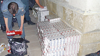 Над 4 т. нелегални цигари задържаха на "Кулата"