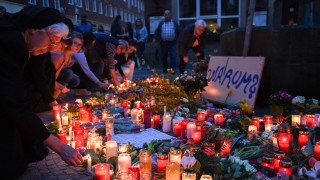 Газови бутилки и туби с гориво е открила полицията в