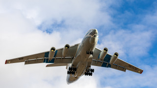 Руски товарен самолет санкциониран от Съединените щати кацна в столицата