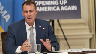 Републиканският губернатор на Оклахома Кевин Стит подписа във вторник законопроектa