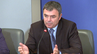Дянков не дава 110-те млн.лв, искани от просветния министър