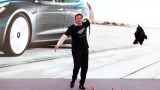  Илон Мъск и танцът за откриването на фабриката на Tesla в Китай 