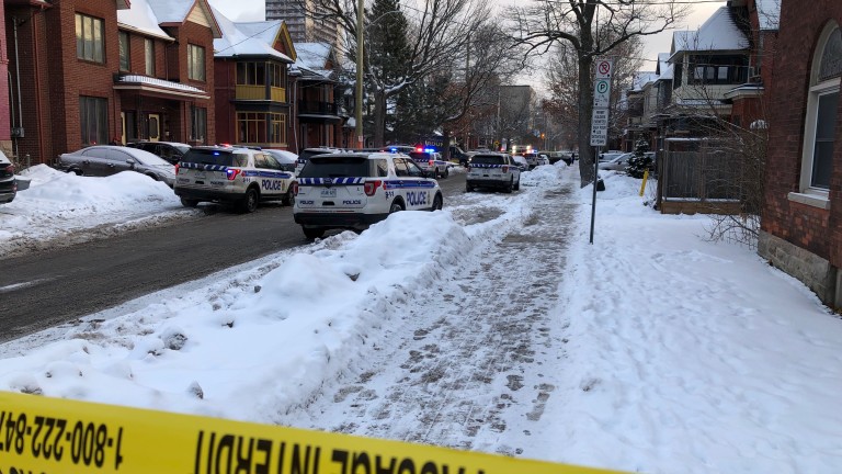 Един убит и трима ранени при стрелба в канадската столица Отава