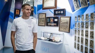 Левски реже алжирци за Акрам Бурас Бившият отбор на 23 годишния