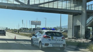 Семейство с 2 деца се блъснаха в спрял тир на Дунав мост 2