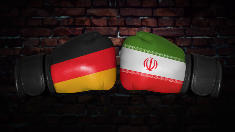 Иран разпореди експулсирането на двама германски дипломати, съобщава Франс прес.
Страната