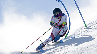 Швейцарският скиор Джино Кавизел даде най добро време от 1 08 13 минута