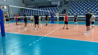 Националният отбор на България за мъже сe е смъкнал на