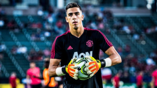 Манчестър Юнайтед прати под наем вратаря Жоел Перейра в португалския