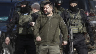 Tрима цивилни бяха убити и още осем бяха ранени в