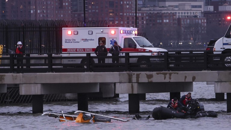 Шефът на испанския Siemens и семейството му са загиналите в катастрофата в река Хъдсън