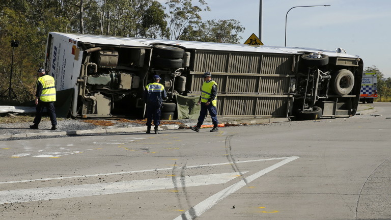 Автобус със сватбари катастрофира в Австралия