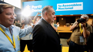 Алекс Салмънд бившият първи министър на Шотландия е арестуван от