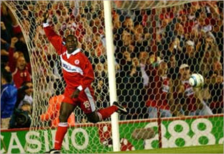 Хасълбенк преговаря със Селтик