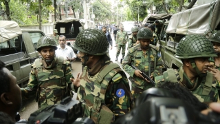 Шестима убити и 40 ранени при антитерористична акция в Бангладеш 