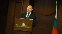 Румен Радев представлява България на извънредния съвет в Брюксел