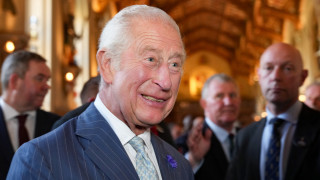 След наследяването на короната от покойната си майка Елизабет Втора