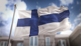Финландия прекратява експеримента с безусловния базов доход пише Гардиън Скандинавската
