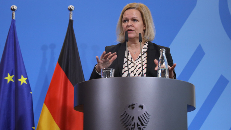 Германският вътрешен министър Нанси Физер призова за укрепване на Frontex,