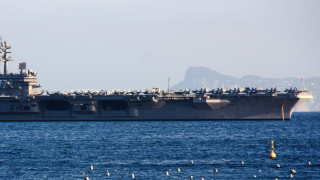 Ударна група на САЩ водена от най новия ядрен самолетоносач USS