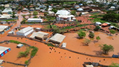 Наводнения в ЮАР взеха 10 жертви