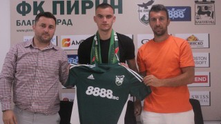 17 годишният централен защитник от юношеската школа на Пирин Благоевград
