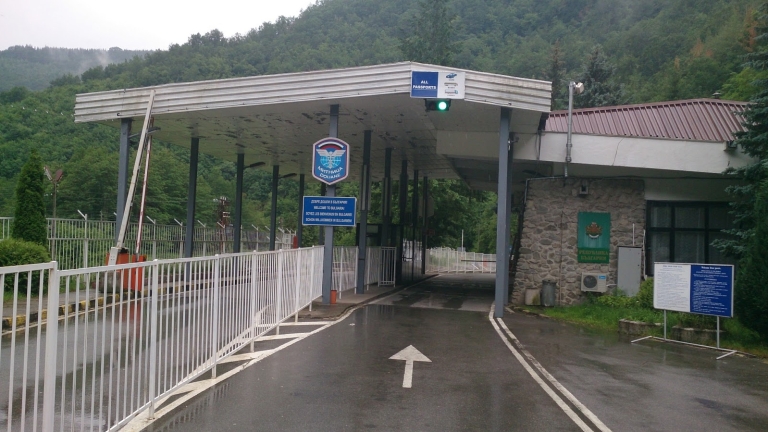Затворен за преминаване в двете посоки е ГКПП – Олтоманци
